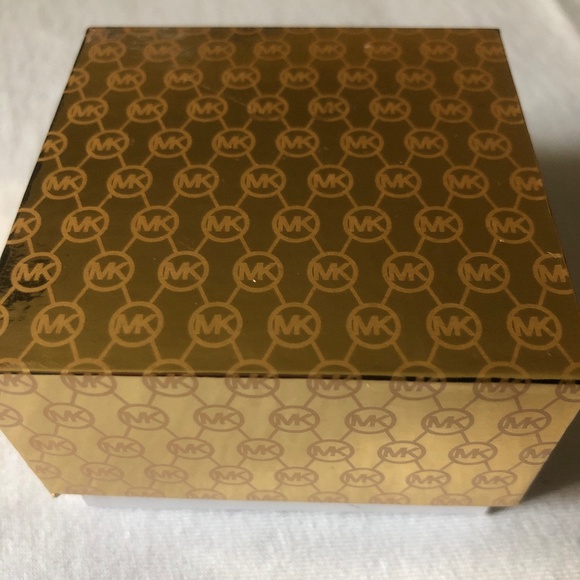 NIB Michael Kors Heart 💛🔒Padlock Stud Earrings - Picture 4 of 4